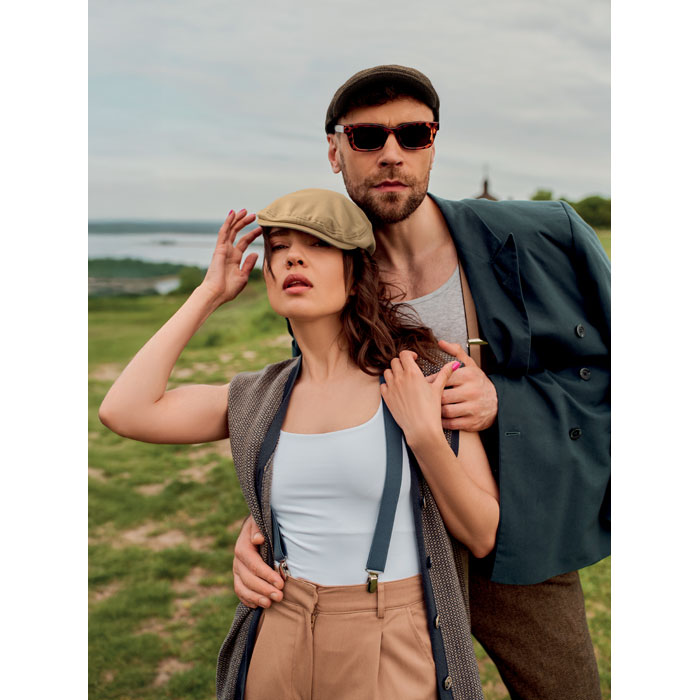 BLIND PEAK - Newsboy platte pet 335g/m²