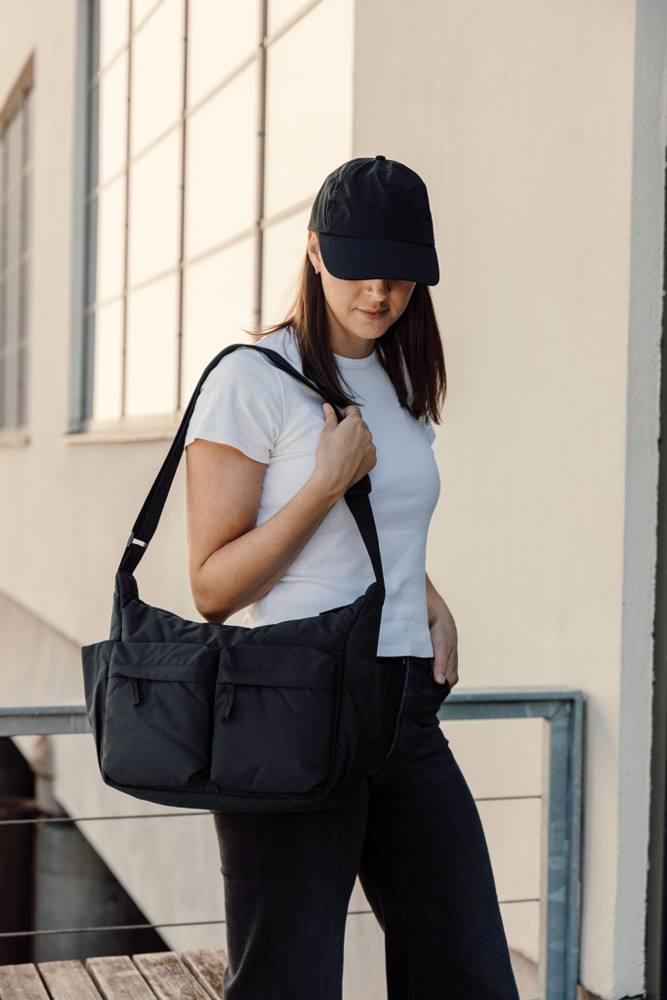 KENTO URBAN RCS gerecyclede nylon gewatteerde schoudertas