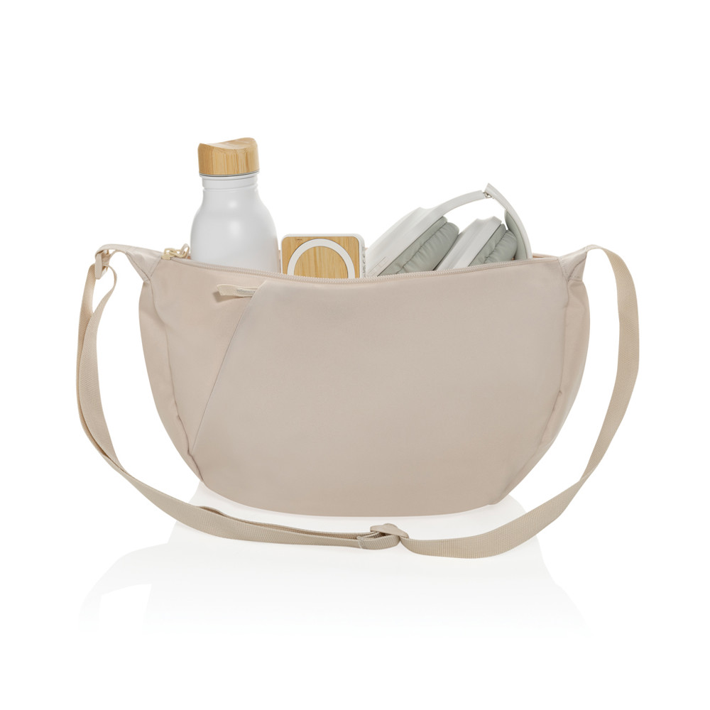 Crescent XL AWARE™ RPET halve maan sling bag