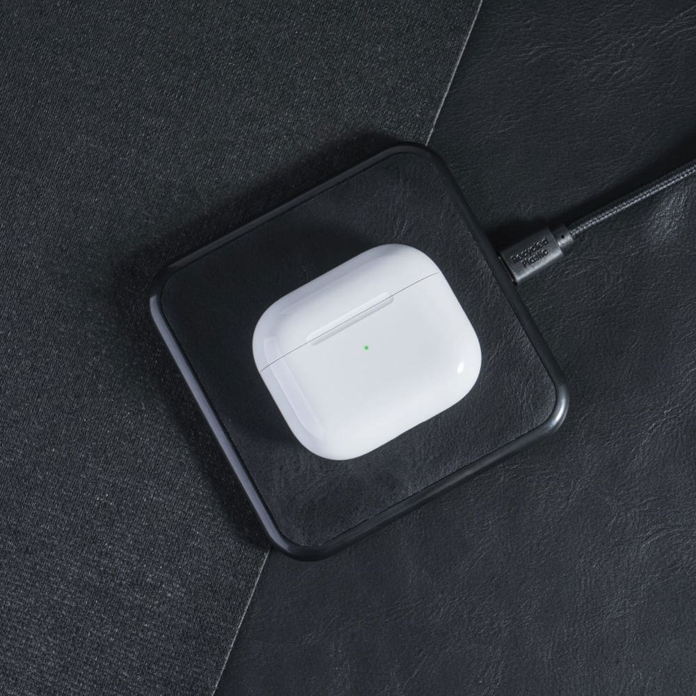 2259 | Xoopar Iné Wireless Fast Charger - Recycled Leather 15W