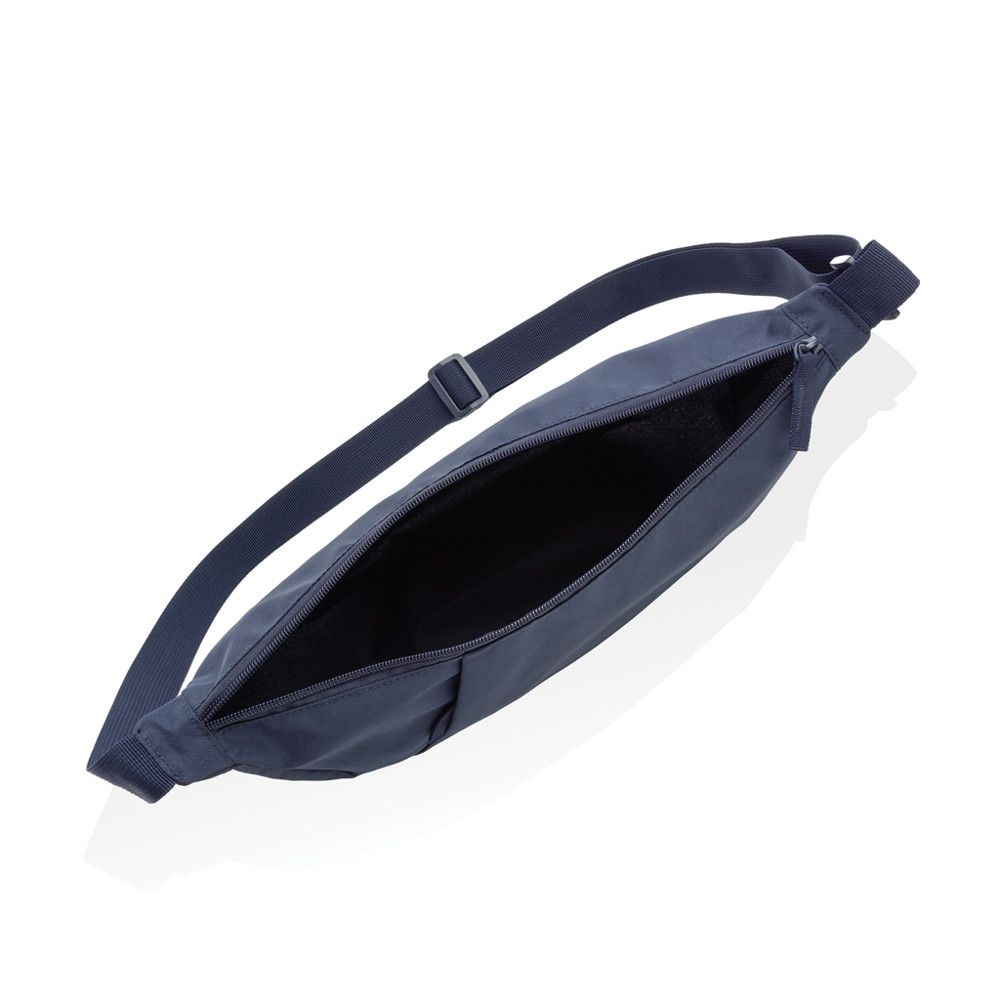Crescent XL AWARE™ RPET halve maan sling bag